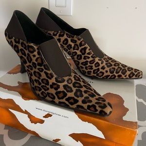 Donald J pliner bootie Congo Hair calf sz 9